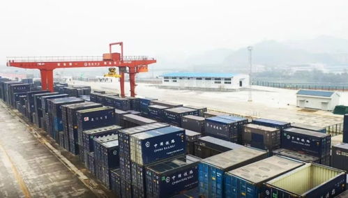 橙意十足 湖南開出首趟 中老鐵路國(guó)際貨運(yùn)列車